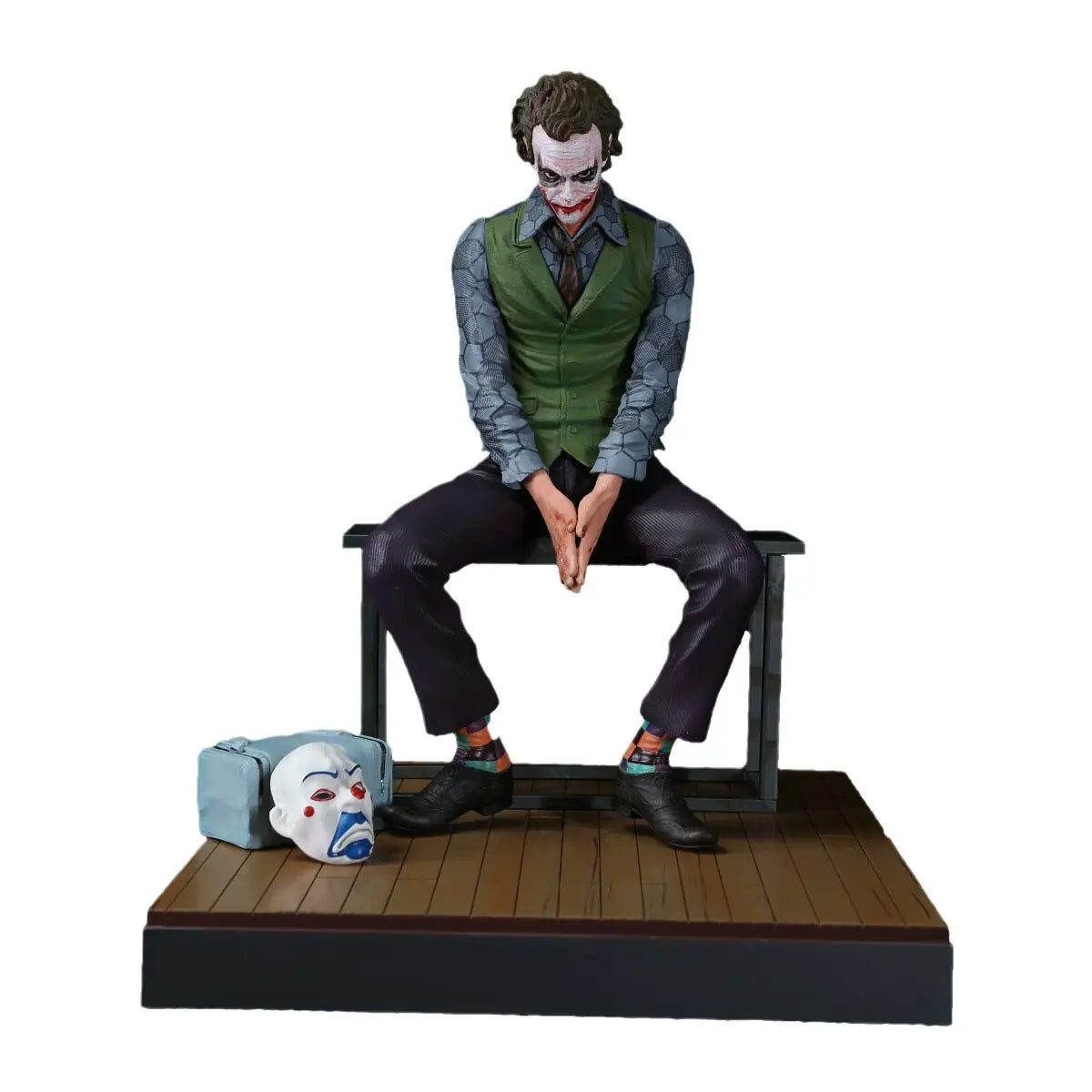 DC Comics Figure Joker — Seated Dark Knight 27cm (10.6") Collector Statue