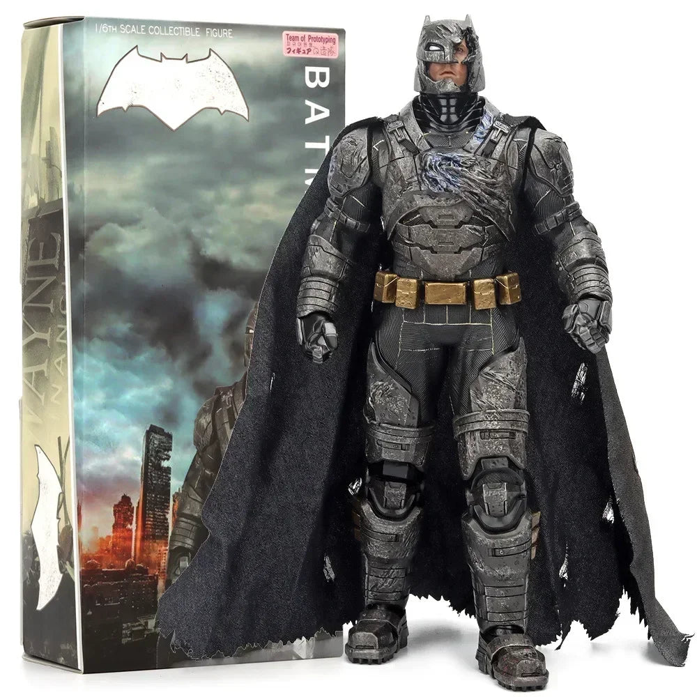 DC Comics Figure Batman — Heavy Armor Sentinel Collector Statue