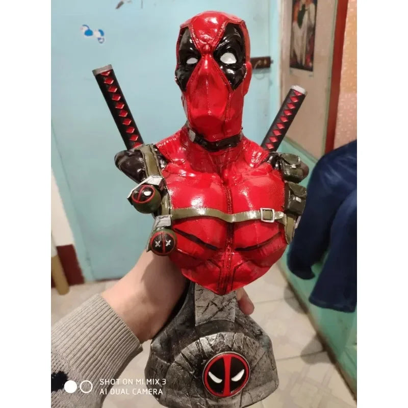 Marvel Figure Deadpool — Classic Mask 33cm (13.0") Collector Bust