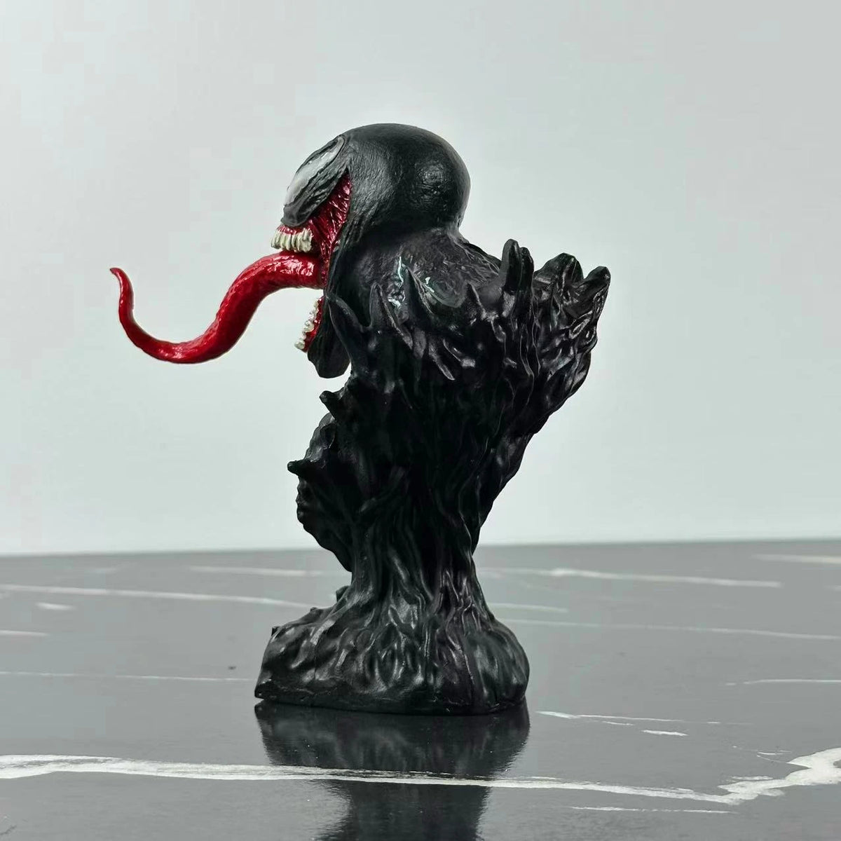 Marvel Figure Venom — Tongue Out 14cm (5.5") Collector Bust