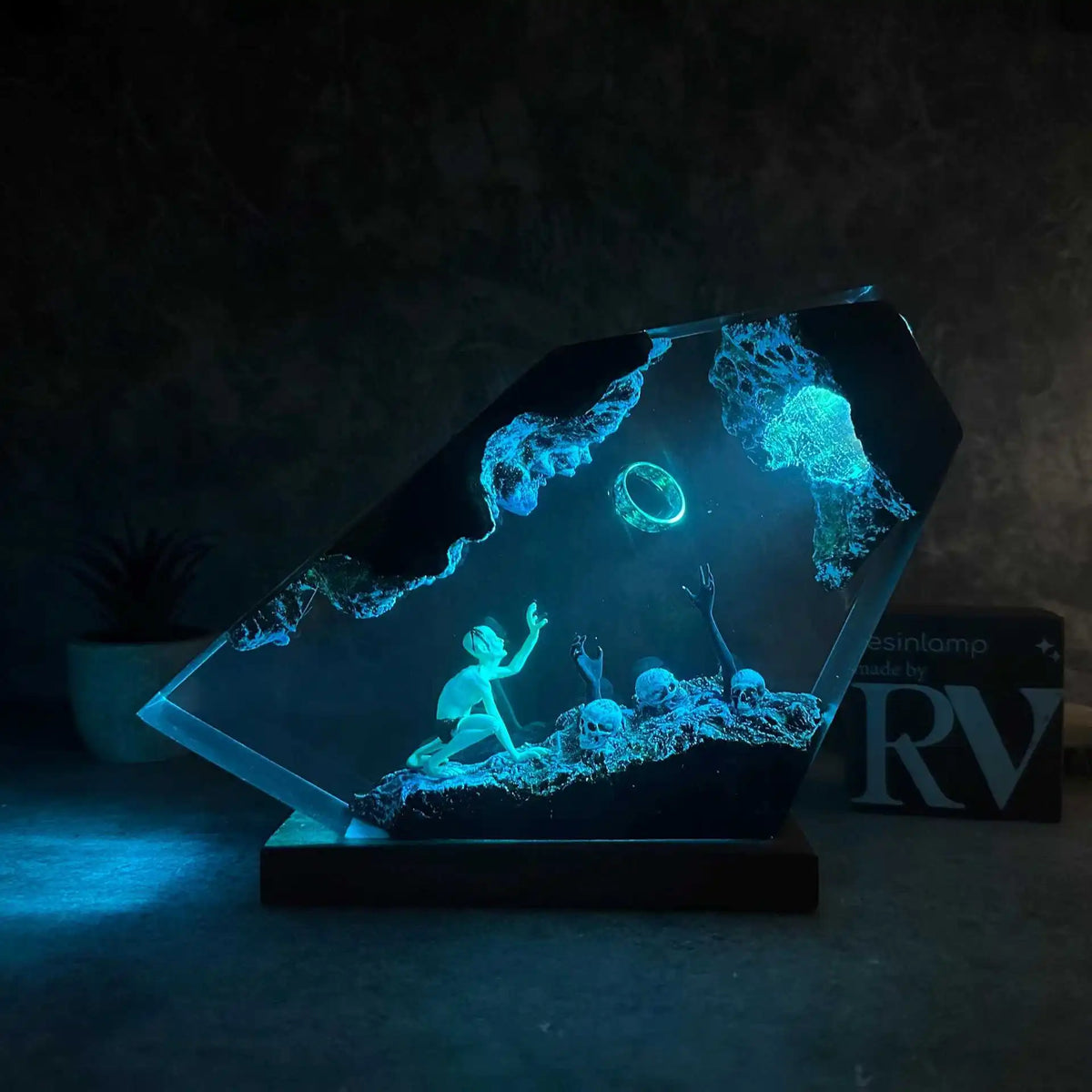 Lord of the Rings Gollum — Ring of Fire 20 x 15cm (7.9 x 5.9") Resin Night Light