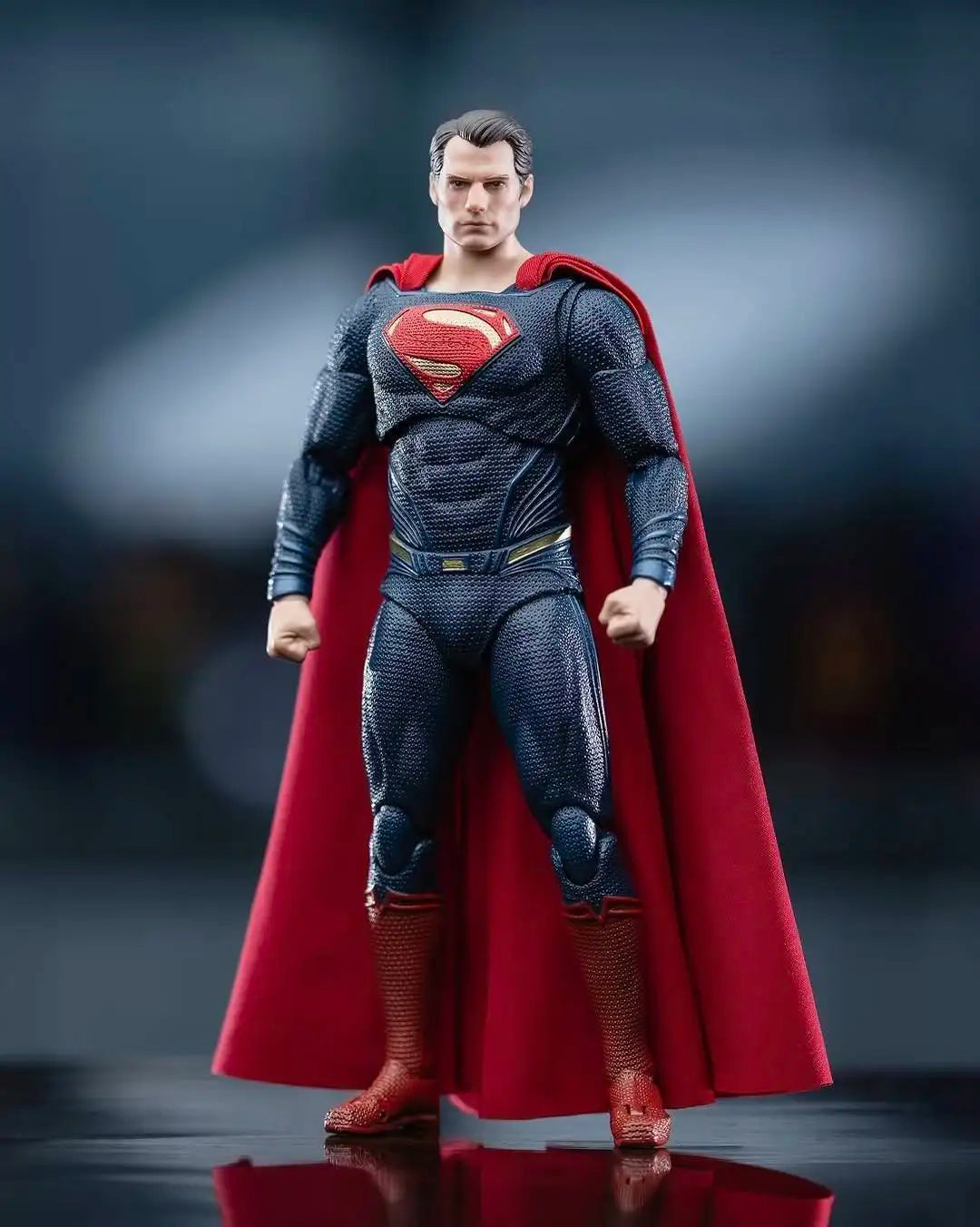 DC Comics Figure Dawn of Justice Deluxe Batman 19cm (7.5") Articulated Collectible