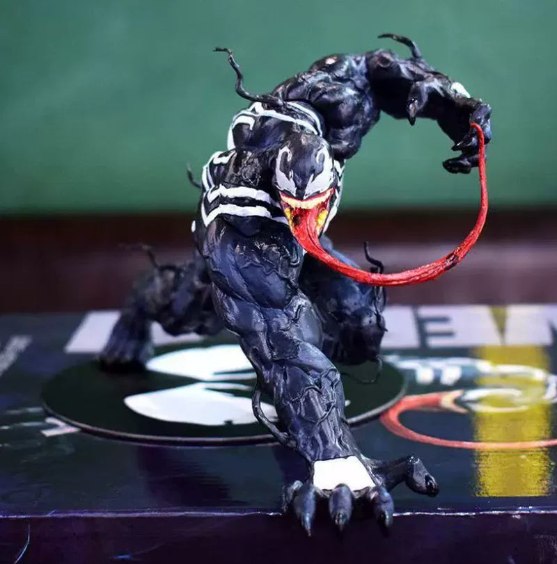 Marvel Figure Ready to Strike Venom 13cm (5.1") Collector Statue