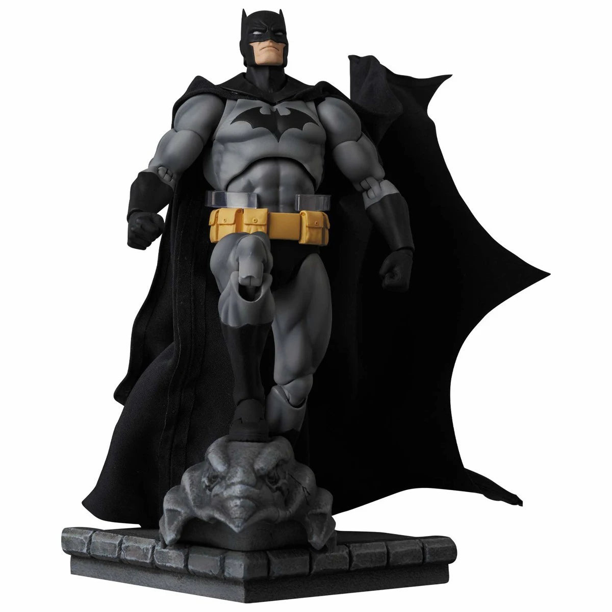 DC Comics Figure Batman — Hush Black Cape Articulated Collectible