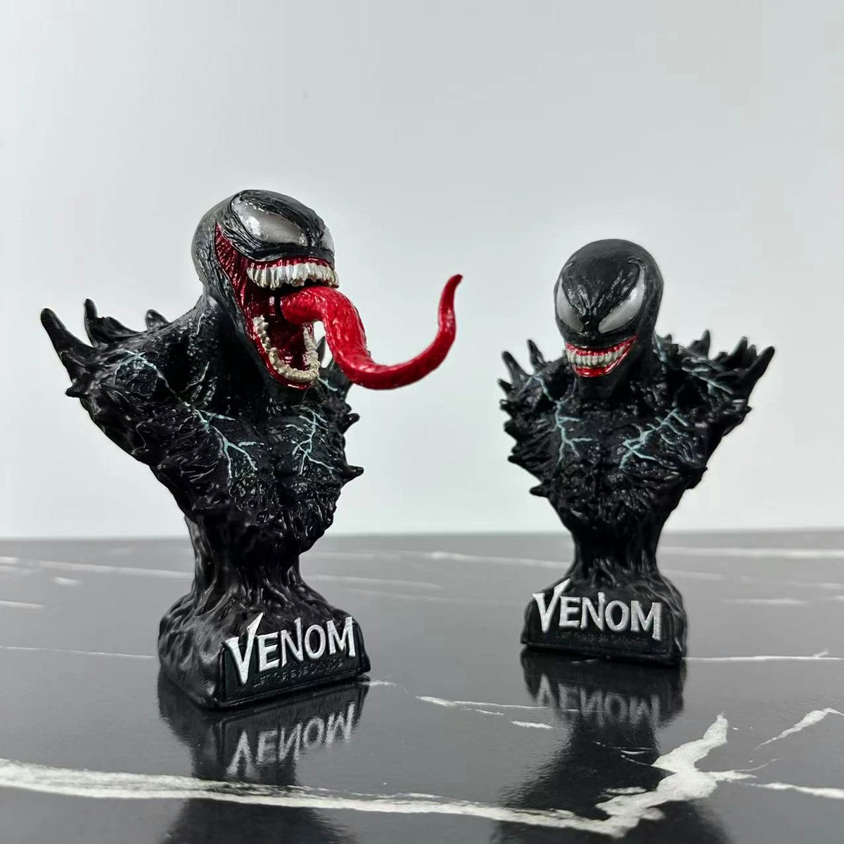Marvel Figure Venom — Sinister Grin 14cm (5.5") Collector Bust