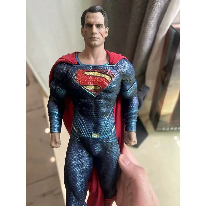 DC Comics Figure Superman — Man of Steel Red Cape Collector Statue