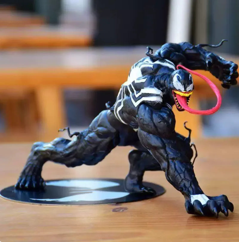 Marvel Figure Ready to Strike Venom 13cm (5.1") Collector Statue