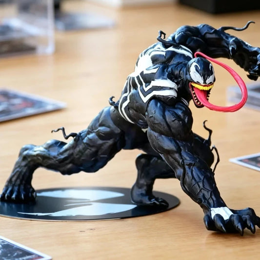 Marvel Figure Ready to Strike Venom 13cm (5.1") Collector Statue