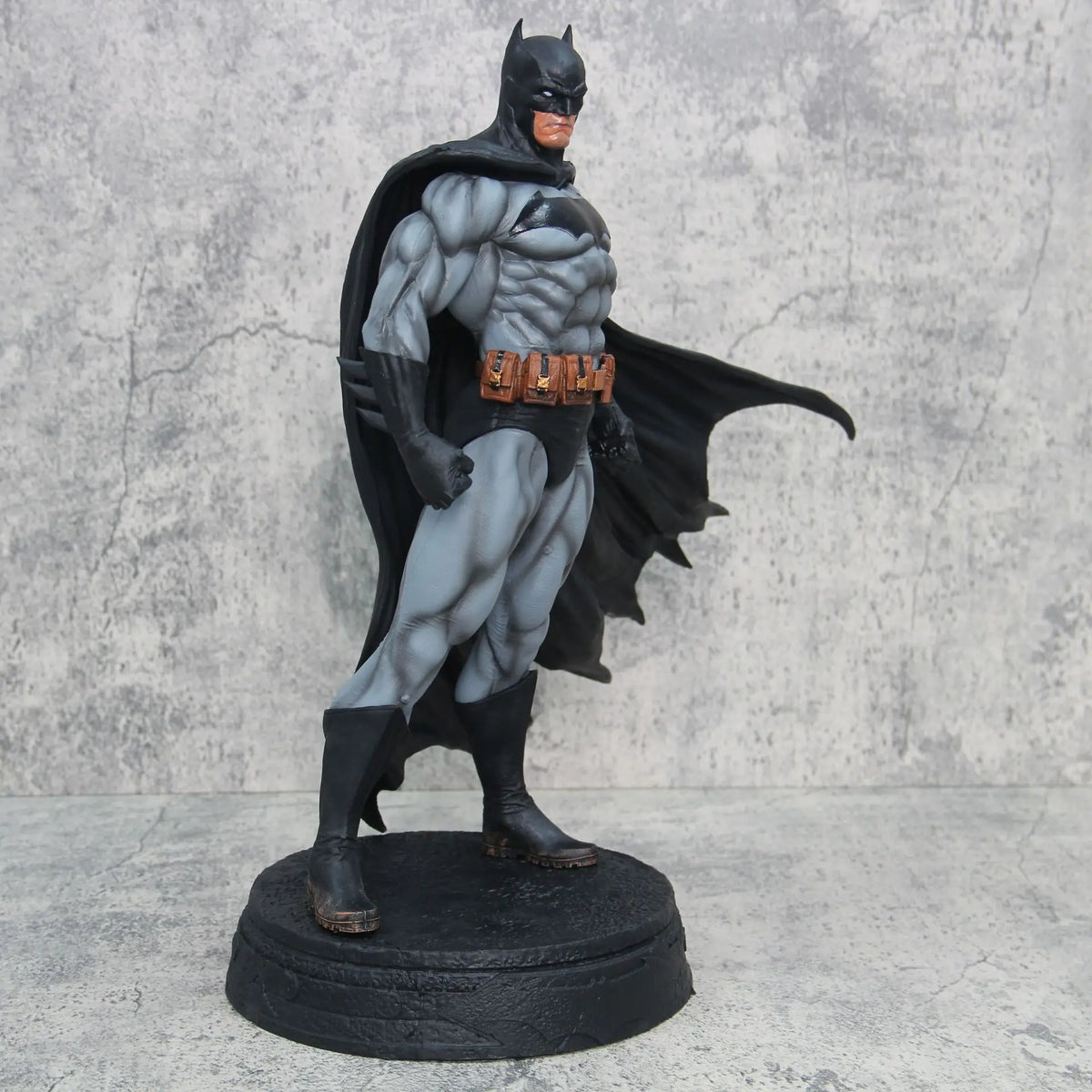 DC Comics Figure Gotham Watch Batman 38cm (15") Collector Statue