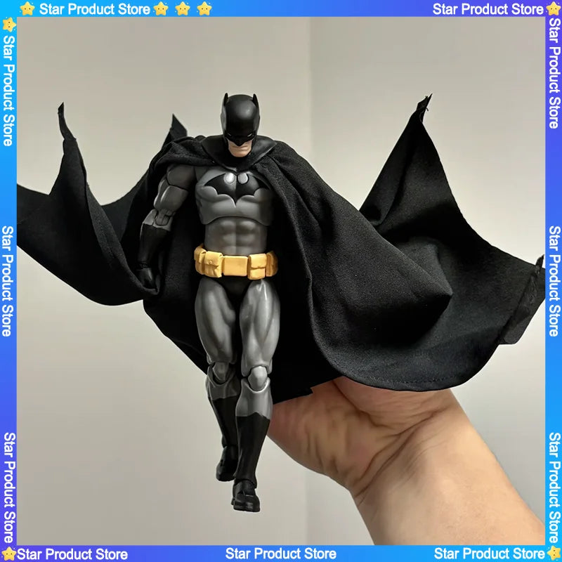 DC Comics Figure Batman — Hush Black Cape Articulated Collectible