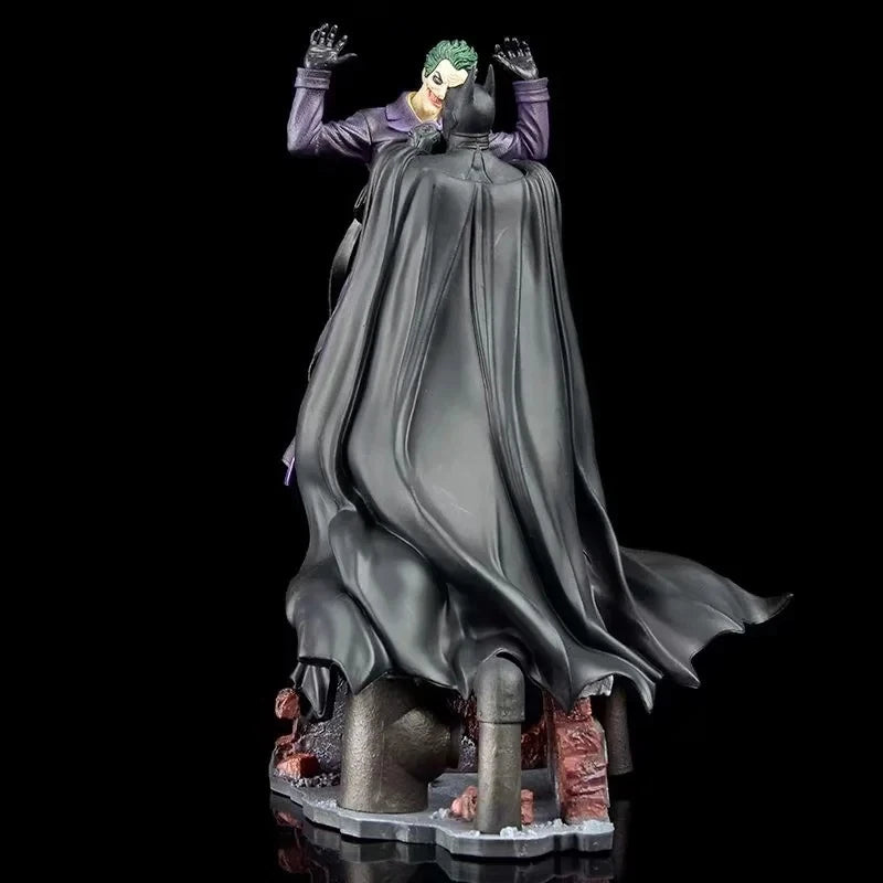 DC Comics Figure Arkham Clash Batman vs Joker 29cm (11.4") Collector Statue